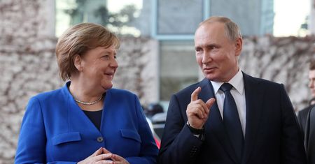 Szczepionka na COVID-19. Władimir Putin i Angela Merkel mają wspólne plany?