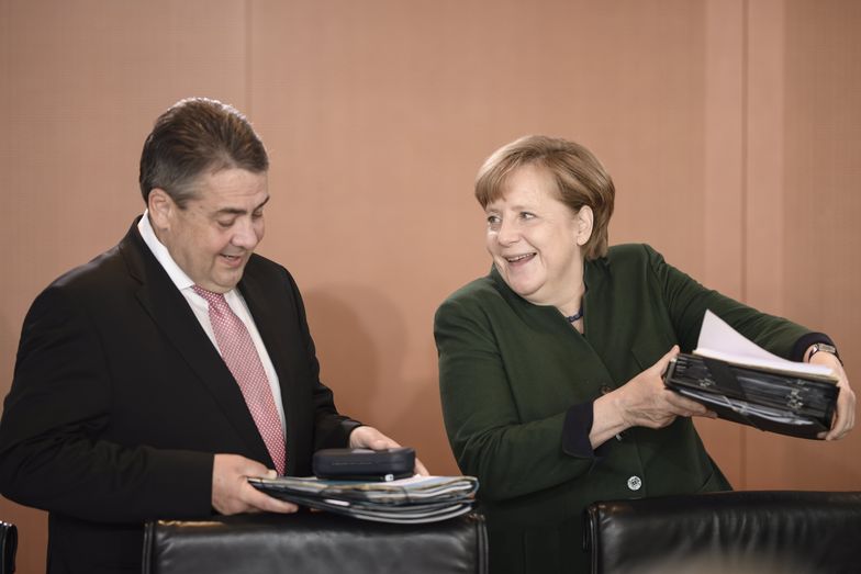 Minister spraw zagranicznych Niemiec Sigmar Gabriel i kanclerz Angela Merkel