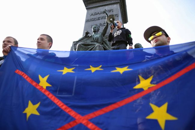 W 12. rocznicę wejścia Polski do UE - demonstracje antyunijne środowisk narodowych