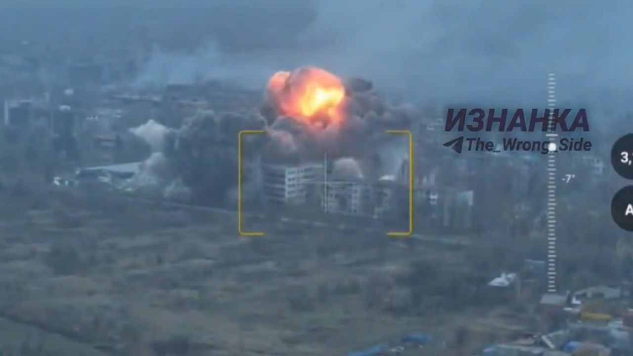 Ukraińska obrona w Myrnohradarze. Rosja używa "niszczycieli miast"