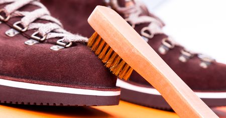 Tak nie czyść zamszu. Buty będą do wyrzucenia