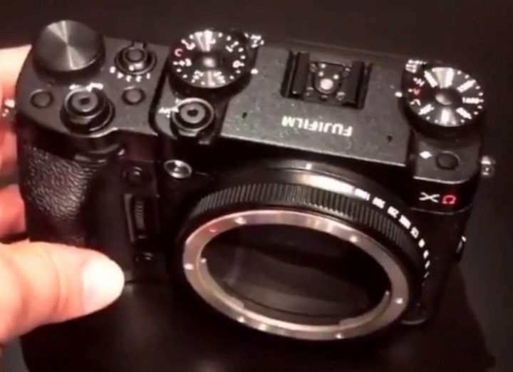 Fujifilm pokazało model modułowego średnioformatowego bezlusterkowca 4