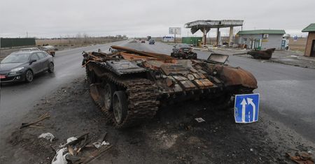 Ogromne straty Rosjan pod Iziumem. Winna "niekompetencja dowództwa"