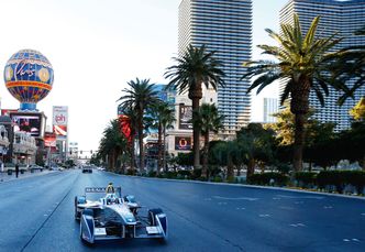 Formuła E - bilety już w sprzedaży. Czy elektryczna wersja F1 przyciągnie fanów wyścigów?