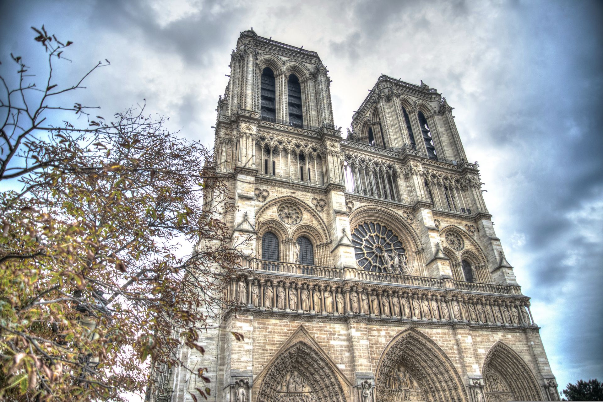 Archeolodzy pod katedrą Notre-Dame. Tego nie spodziewali się odkryć