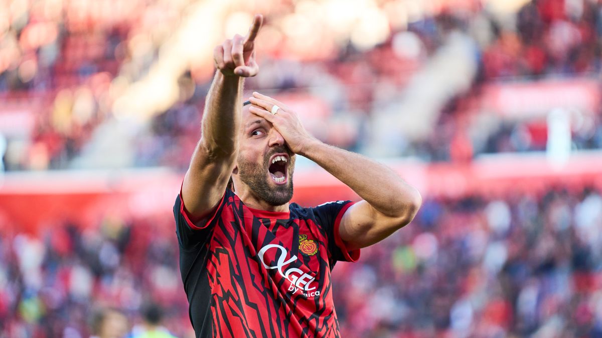 Getty Images / Rafa Babot / Na zdjęciu: Vedat Muriqi