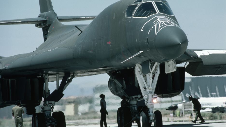Dwa bombowce USA odlatują z Europy. Zakończyły ważną misję