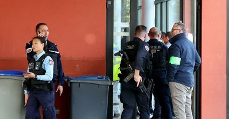 Dramatyczne doniesienia z Francji. Nożownik zaatakował uczniów
