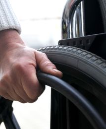 Pracodawcy coraz chętniej zatrudniają osoby niepełnosprawne