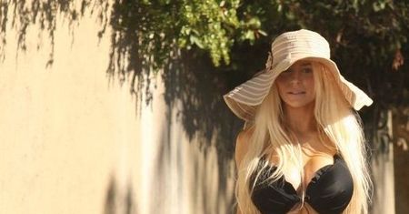 Courtney Stodden: spacer z psem w samej bieliźnie?! Dla niej to norma!