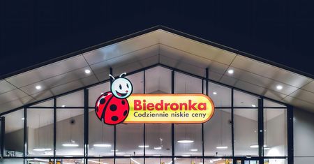 Biedronka często stosuje tę praktykę. Musi zapłacić za nią karę
