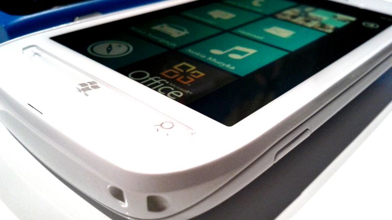 Nowe problemy Lumii. Po 800 pora na 710 1