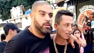 Pijany Adriano wraca z imprezy. Internet obiegło wideo zataczającego się piłkarza