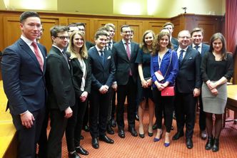 Zaczęła się już walka o polskich studentów za granicą. PZU chce nawet współfinansować uczelnię w Nowym Jorku lub w Londynie