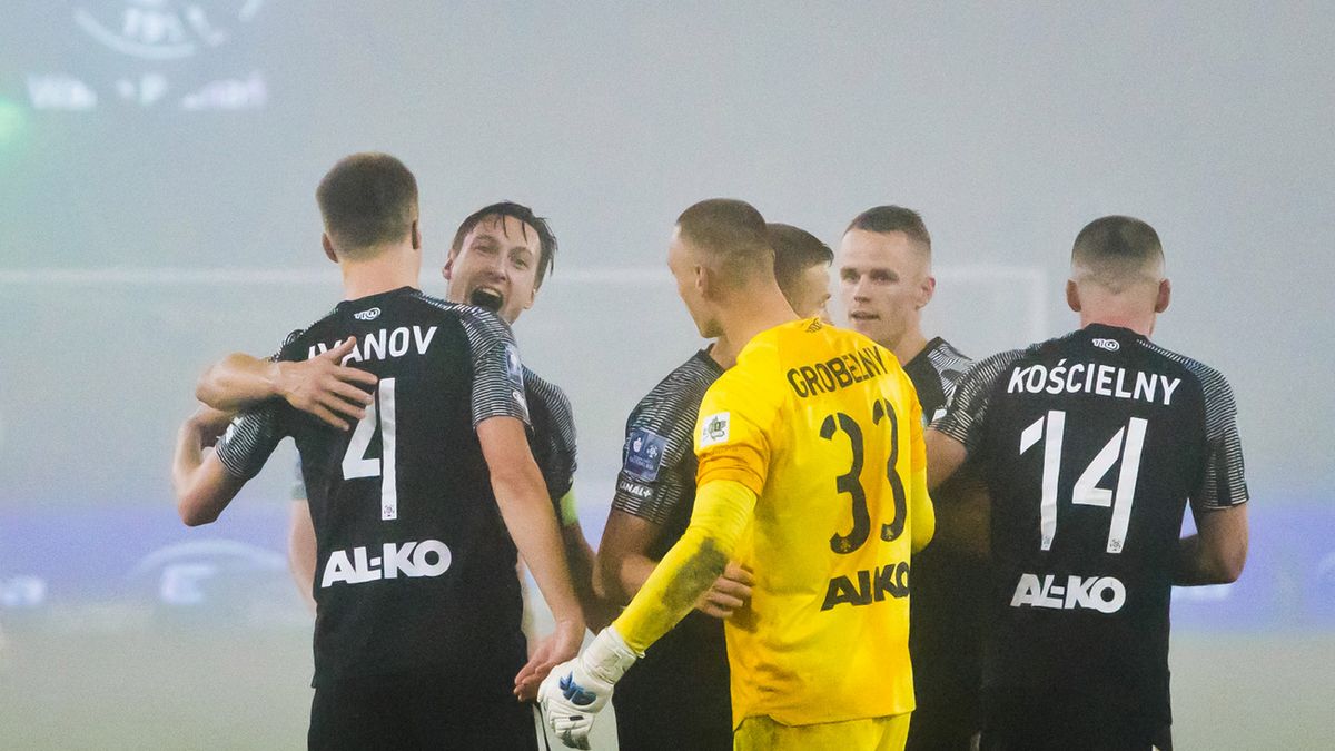 Zdjęcie okładkowe artykułu: WP SportoweFakty / Tomasz Fijałkowski / Na zdjęciu: piłkarze Warty Poznań