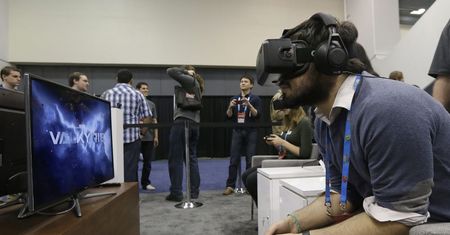 Oculus Rift nową zabawką Zuckerberga. Jak Facebook wykorzysta wirtualną rzeczywistość?