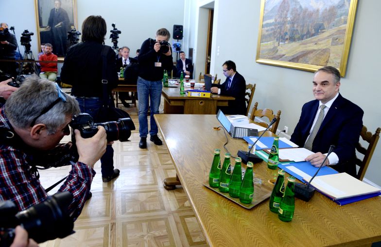 Pawlak nie przypomina sobie decyzji w sprawie Amber Gold. Wassermann chce konfrontacji