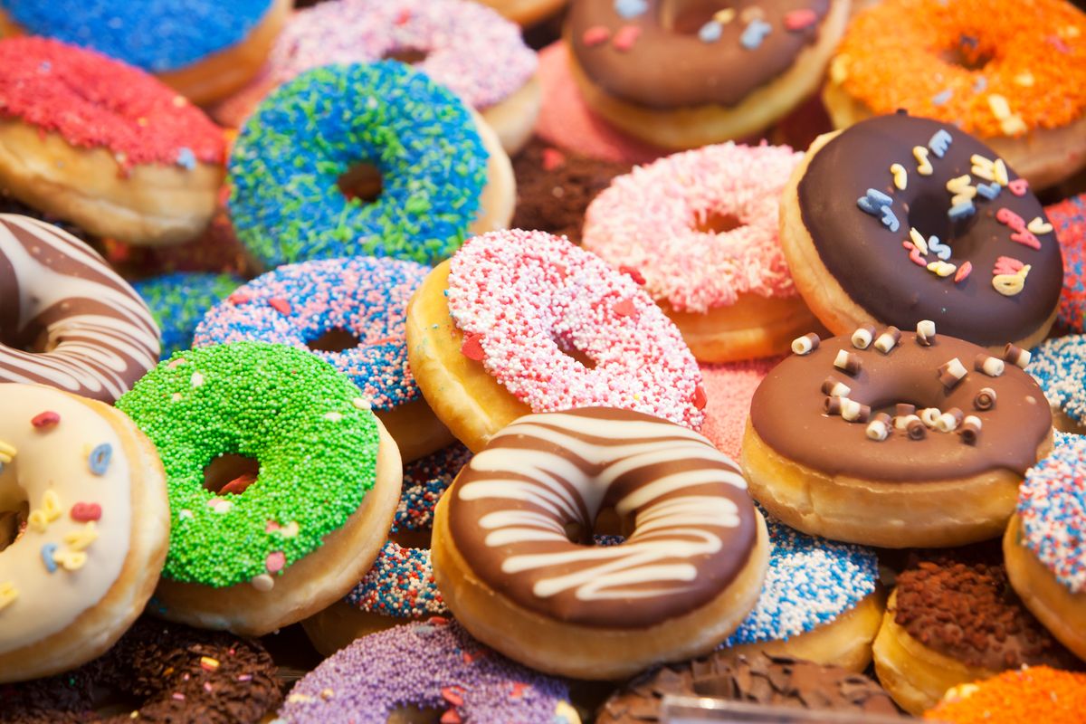 Tłusty Czwartek 2019: pączki tradycyjne, amerykańskie donuty lub gniazdka? Sprawdź, jakie rodzaje pączków oferują cukiernie i sklepy