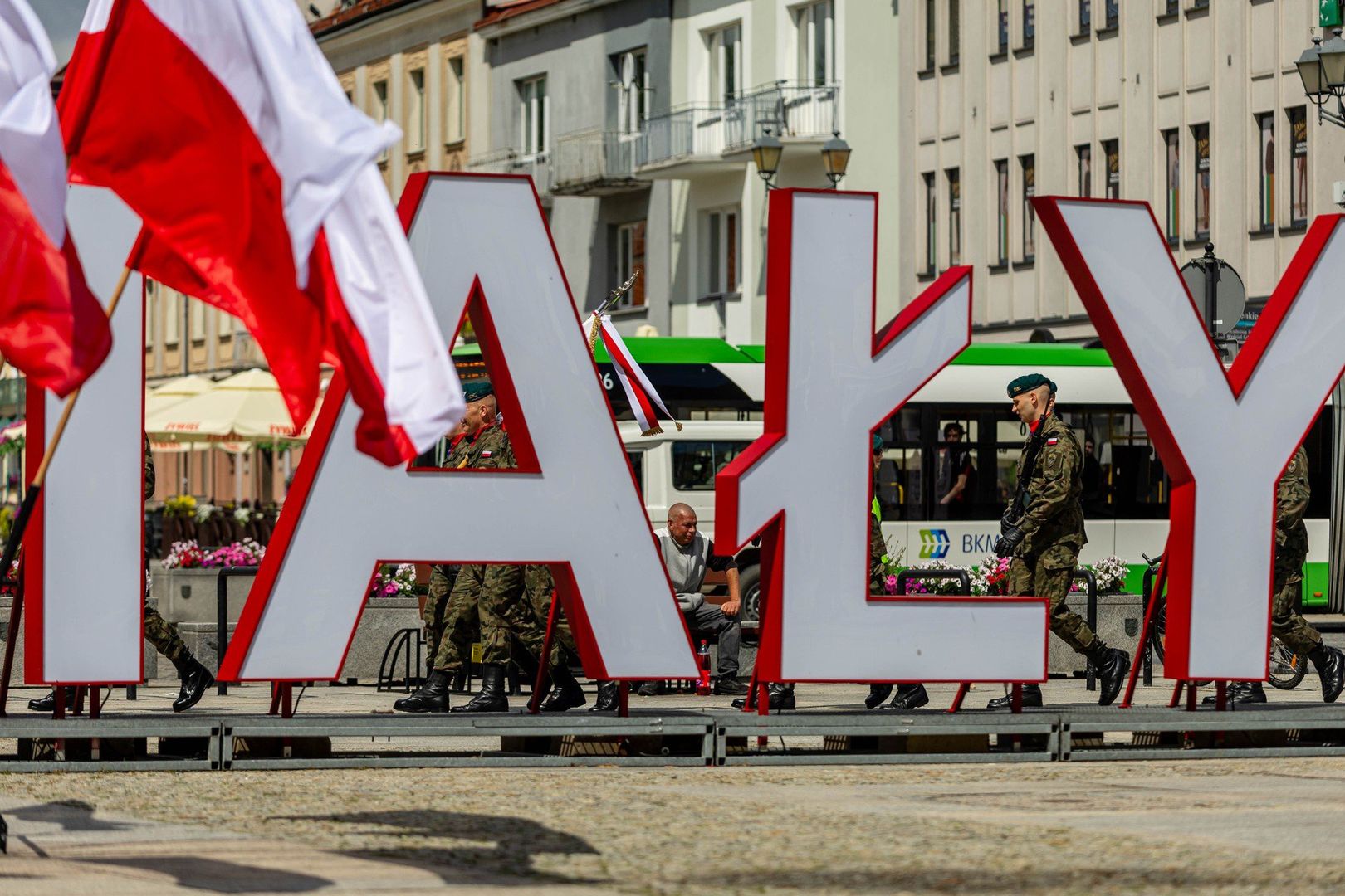 Uroczysty apel żołnierzy 12. Dywizji Zmechanizowanej ze Szczecina i 18 Pułku Rozpoznawczego z Białegostoku
