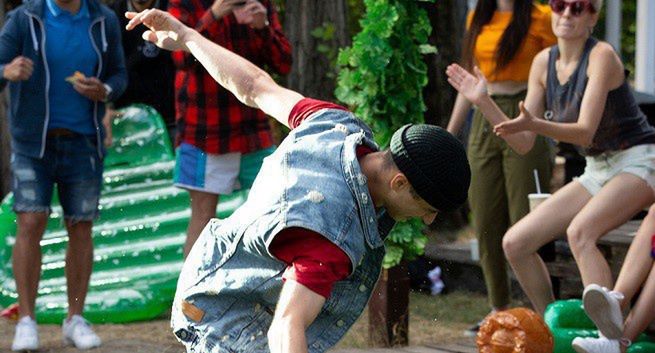 KFC reklamuje letnią nowość, Locos Tacos