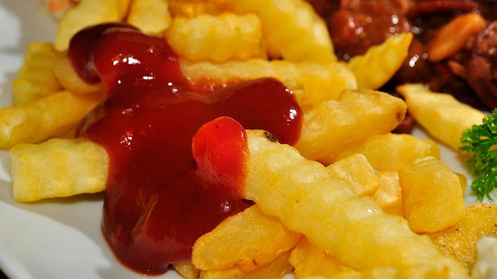 Przygotowane w piekarniku mrożone frytki karbowane bez dodatku soli