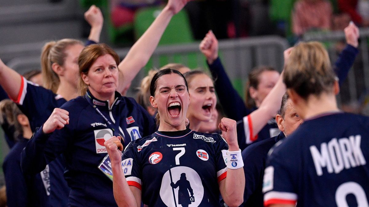 PAP/EPA / Zsolt Czegledi / Na zdjęciu: szczypiornistki reprezentacji Norwegii