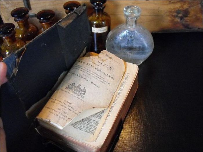 Ponad 20 zestawów do polowania na wampiry 38