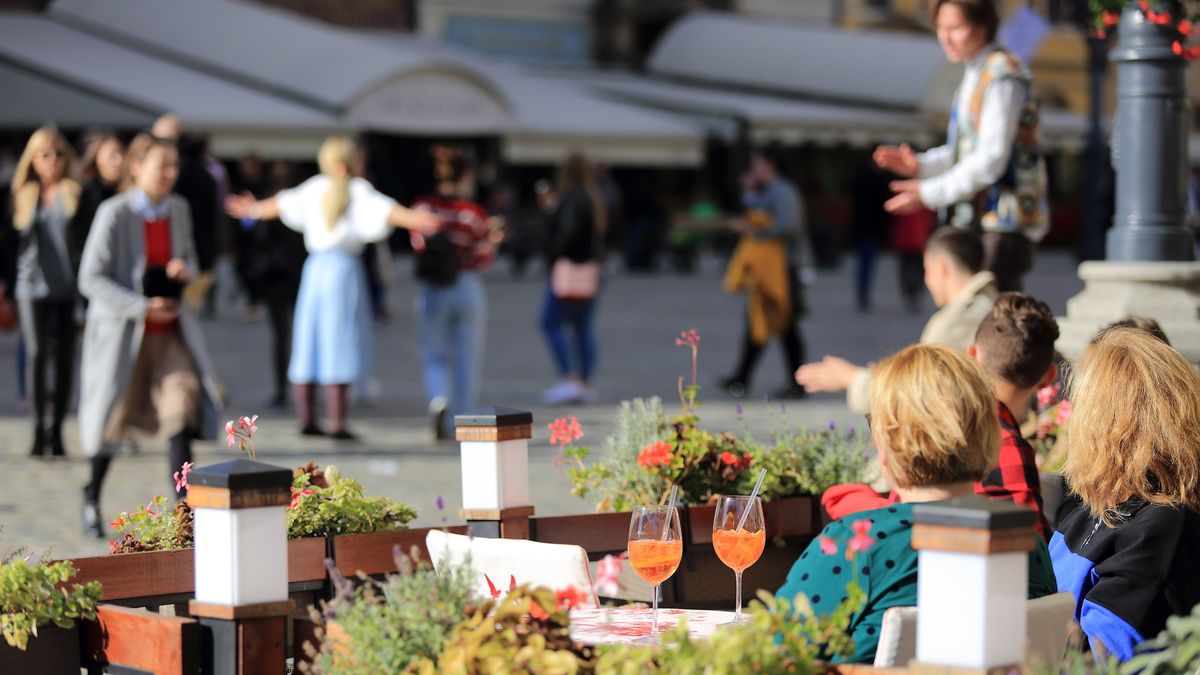 Czy będą zasady dla zaszczepionych i nie zaszczepionych? GIS tego nie wyklucza 