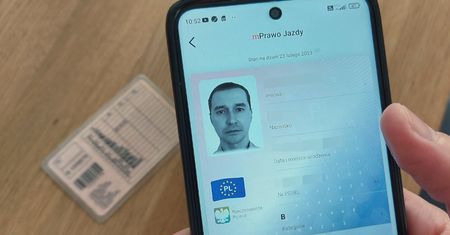 Nowa usługa w mObywatelu. Kierowcy szukali tego 25 mln razy w roku
