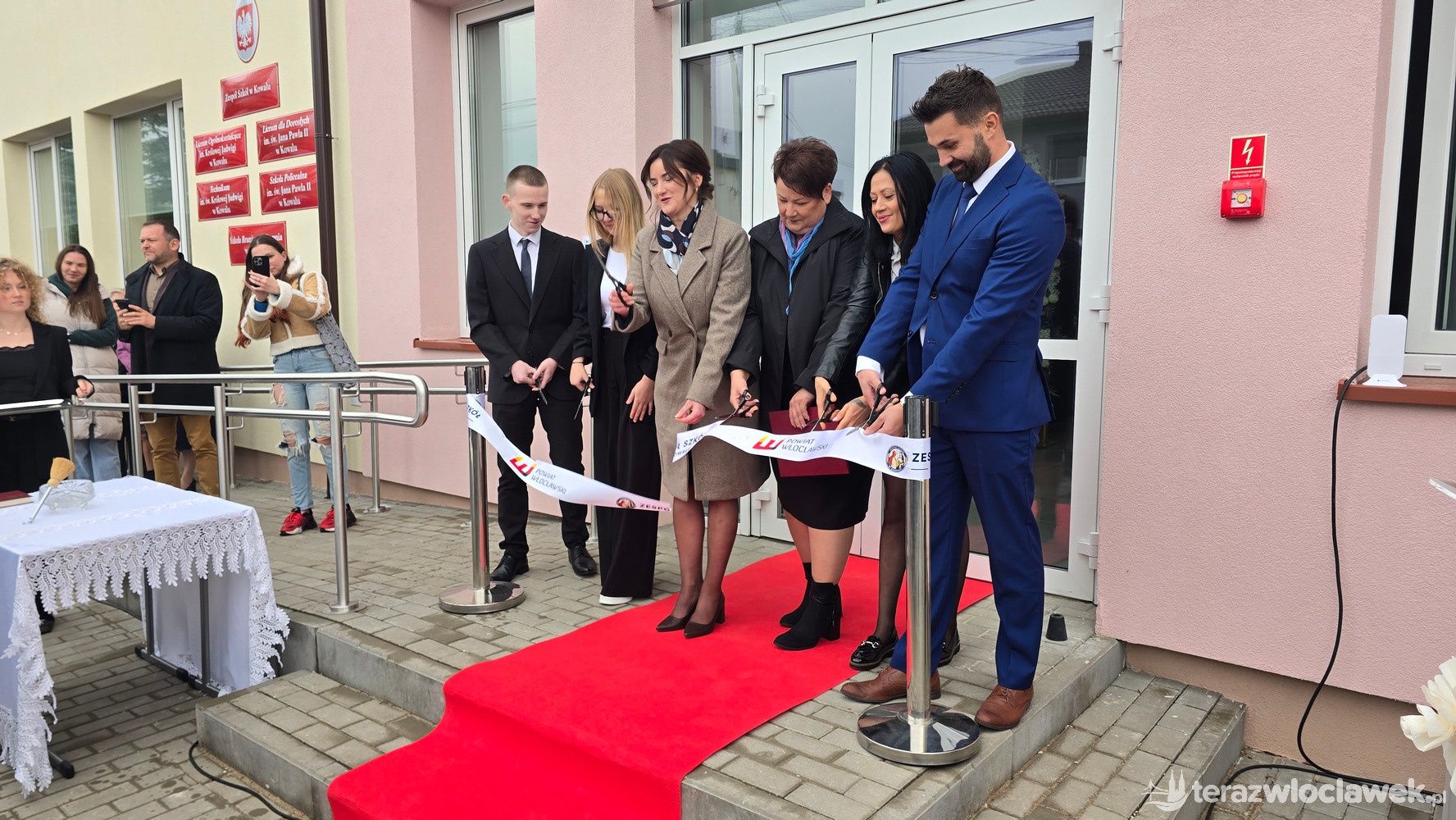 Otwarcie nowego budynku Zespołu Szkół w Kowalu i sztandar