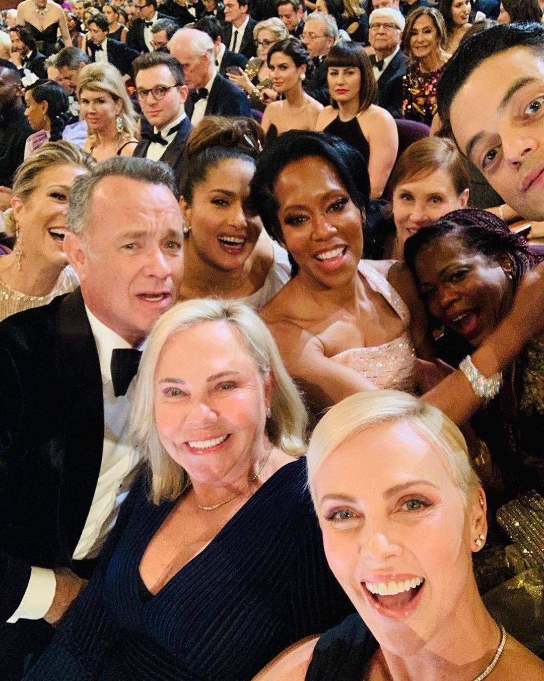 Grupowe selfie Charlize Theron z Oscarów, Instagram