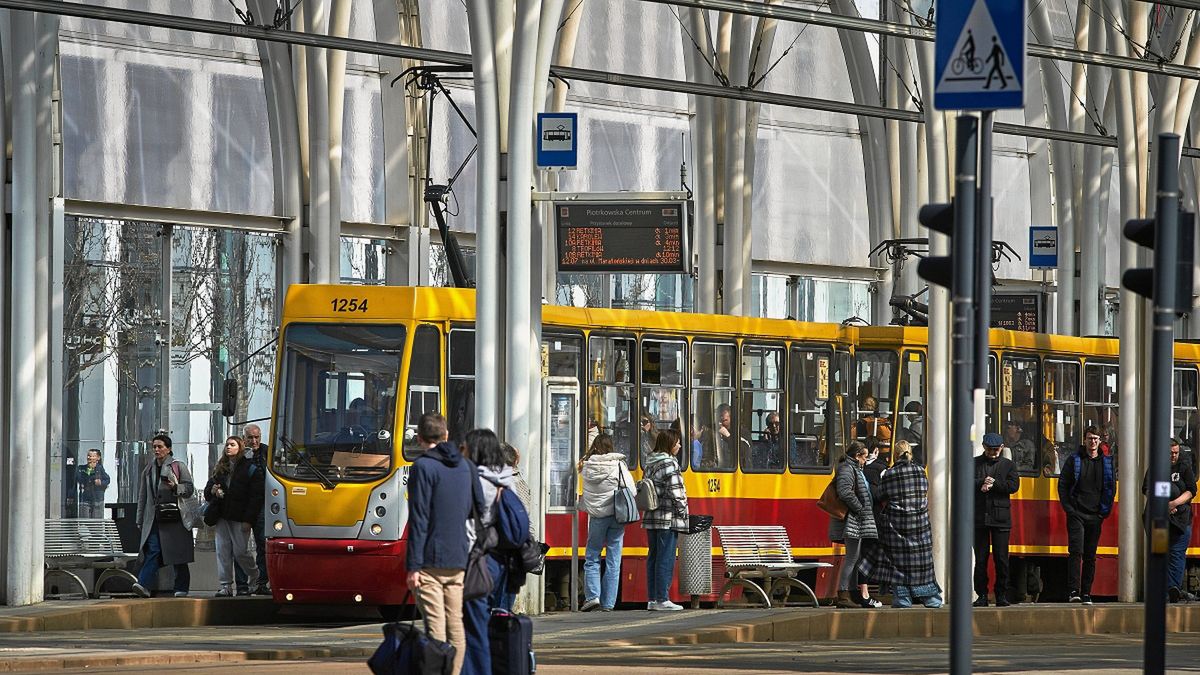 Pasażerowie skarżą się na zachowanie kontrolerów w Łodzi.