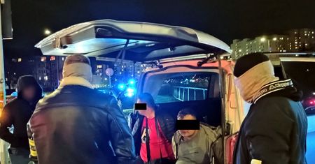 Gang złodziei samochodów rozbity. Osiem osób zatrzymanych, sąd zastosował areszt