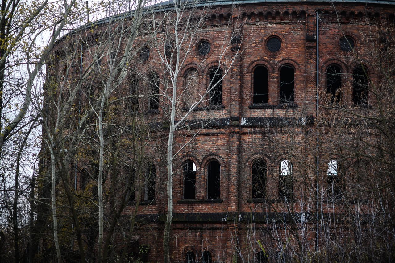 Warszawa. Ogrodzenie Gazowni Warszawskiej wpisane do rejestru zabytków