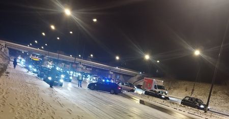 Ślizgawica sparaliżowała Lublin. Wiemy, ile kosztowała interwencja służb odpowiedzialnych za zimowe utrzymanie miasta