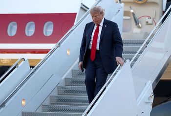 Miał obniżyć koszty życia. Poparcie dla Trumpa leci na łeb na szyję