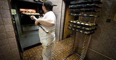 Oryginalne rogale świętomarcińskie wyprą podróbki? Cukiernicy zapowiadają walkę w Brukseli