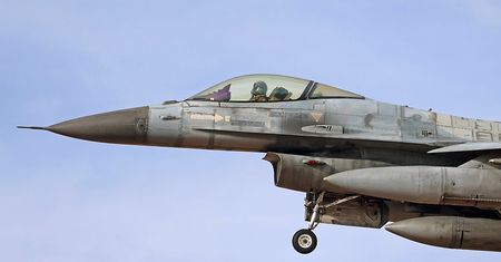 "Systemy radarowe wykryły cele". Poderwano myśliwce F-16 w Rumunii
