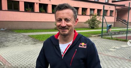 W takiej odsłonie pokazuje się rzadko. Zdjęcie Małysza hitem