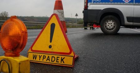 Najechał na leżącego na jezdni mężczyznę. 63-latek zginął na miejscu