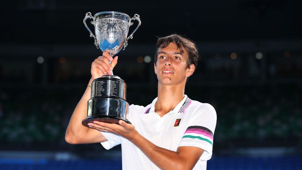 Zdjęcie okładkowe artykułu: Getty Images / Cameron Spencer / Na zdjęciu: Lorenzo Musetti, mistrz Australian Open 2019 w singlu juniorów