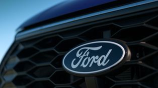 Ford rozważa wprowadzenie taniego elektrycznego sedana z napędem na tył