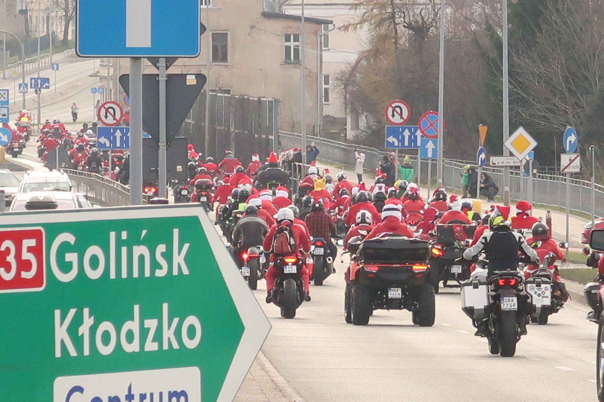 MotoMikołaj 2025: Parada Moto Mikołajów Wałbrzych