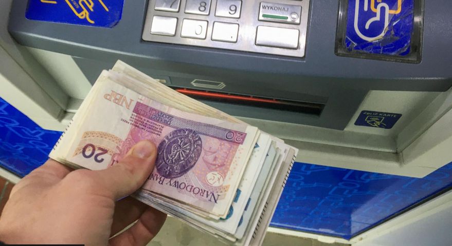 Finansova pidtrymka hromadyan Ukrayiny. Yaki perevahy vony otrymayutʹ? DOVIDNYK