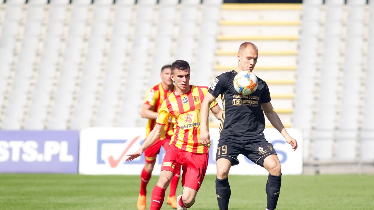 Newspix / Paweł Janczyk / Na zdjęciu: Ivan Jukić (z lewej) i Kamil Zapolnik (z prawej)