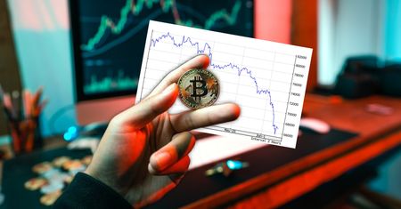Bitcoin ostro w dół. Wykopywać nie ma już sensu? "Inwestorzy widzą ryzyko"