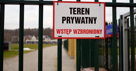 Ogradzamy osiedla, bo dystansujemy się od biedniejszych? Bzdura, Europa też woli płoty