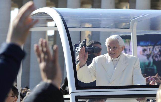Benedykt XVI żegna się z wiernymi