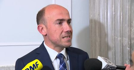 „Powrót do indoktrynacji w szkole”. Posłowie PiS znowu chcą zwiększyć rolę kuratorów