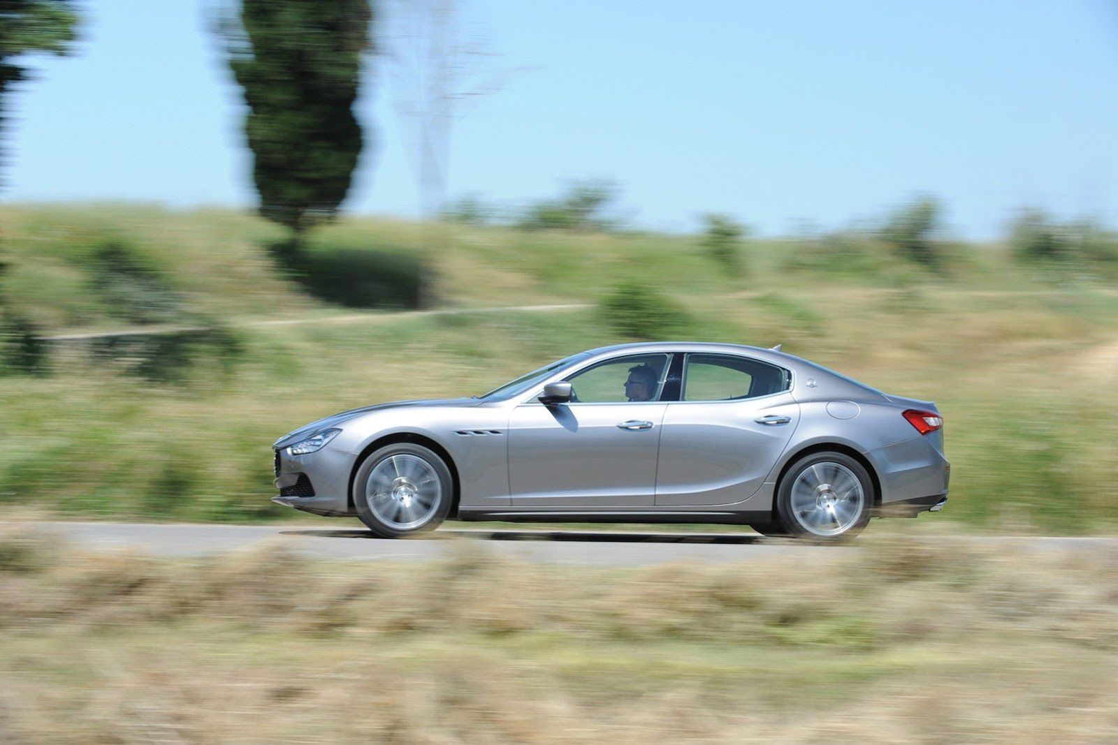 2014 Maserati Ghibli - Włosi wiedzą, co to piękno [galeria] 4